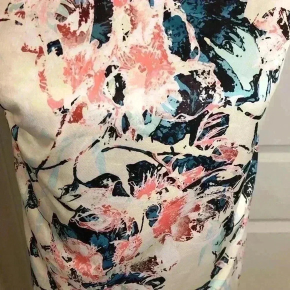 Cooper and Ella Ladies Small Beige And Blue Floral Silky Blouse S/S layered - Picture 5 of 6